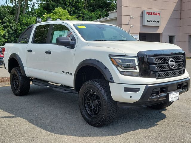 2024 Nissan Titan SV