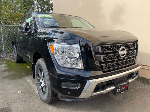 2024 Nissan Titan SV