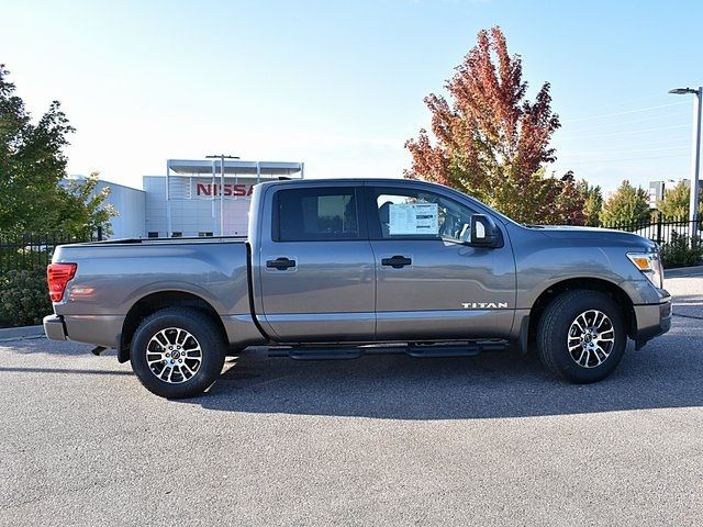 2024 Nissan Titan SV