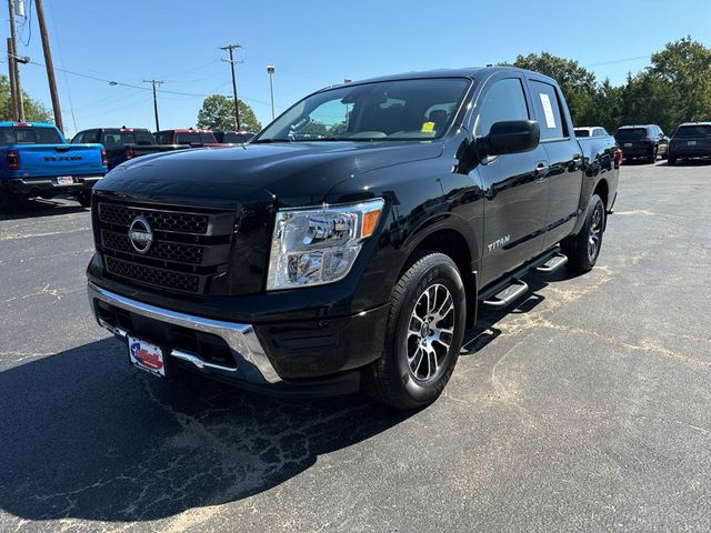 2024 Nissan Titan SV