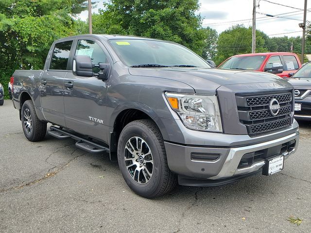 2024 Nissan Titan SV