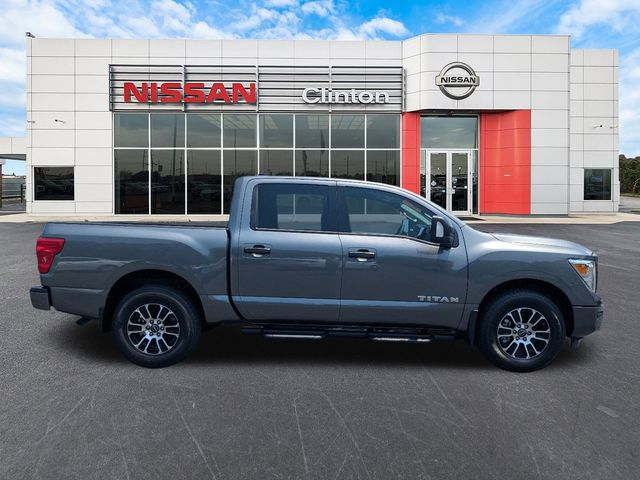 2024 Nissan Titan SV