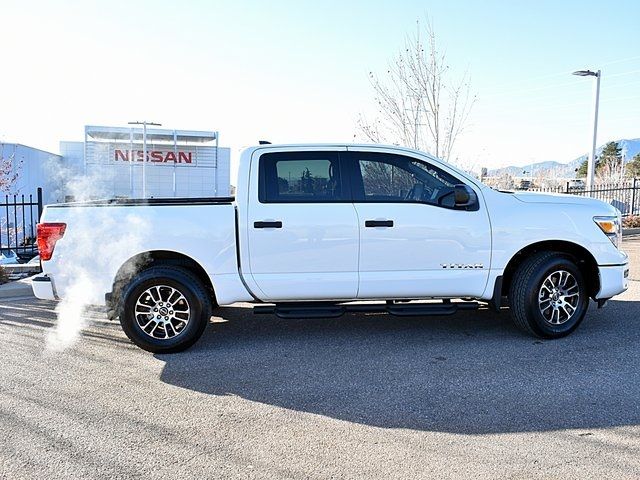 2024 Nissan Titan SV