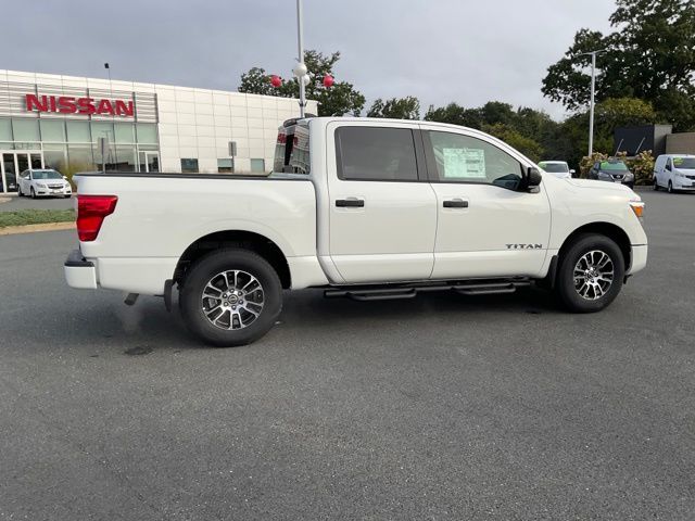 2024 Nissan Titan SV