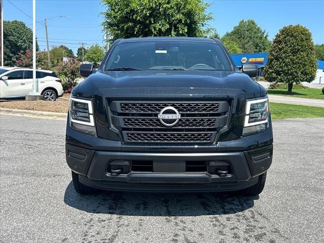 2024 Nissan Titan SV