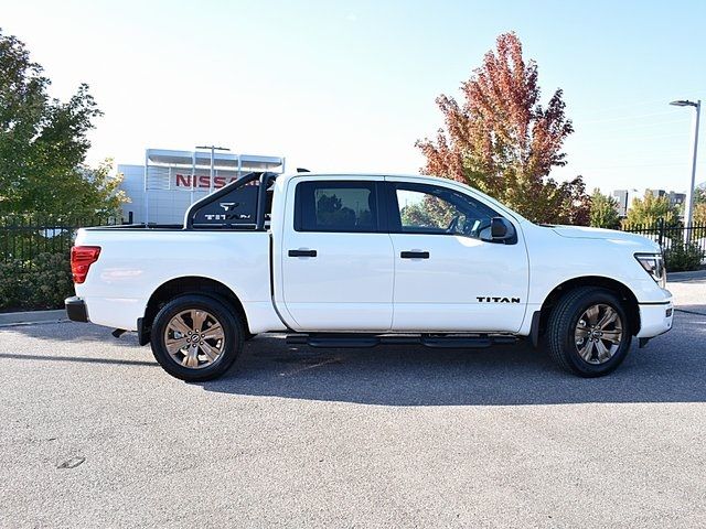 2024 Nissan Titan SV