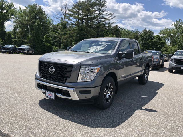 2024 Nissan Titan SV