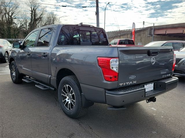 2024 Nissan Titan SV