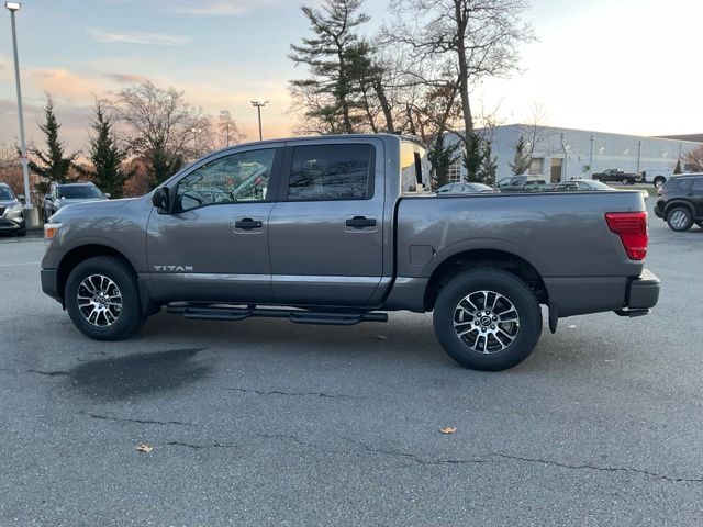 2024 Nissan Titan SV