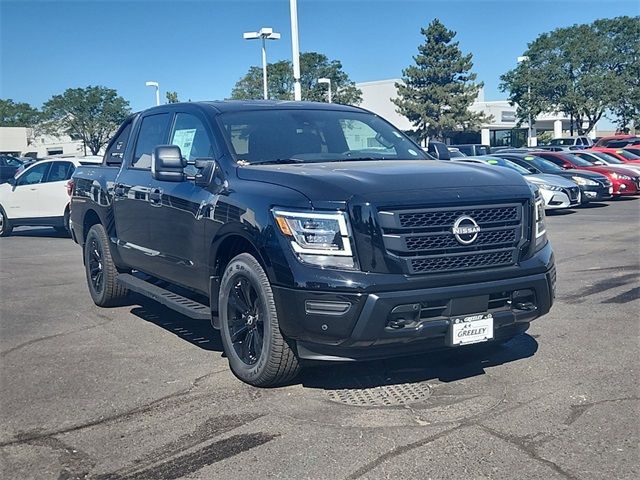 2024 Nissan Titan SV