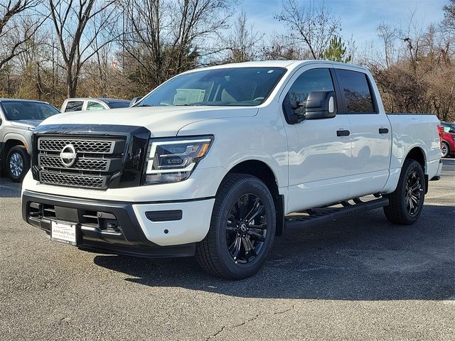 2024 Nissan Titan SV