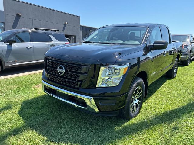 2024 Nissan Titan SV