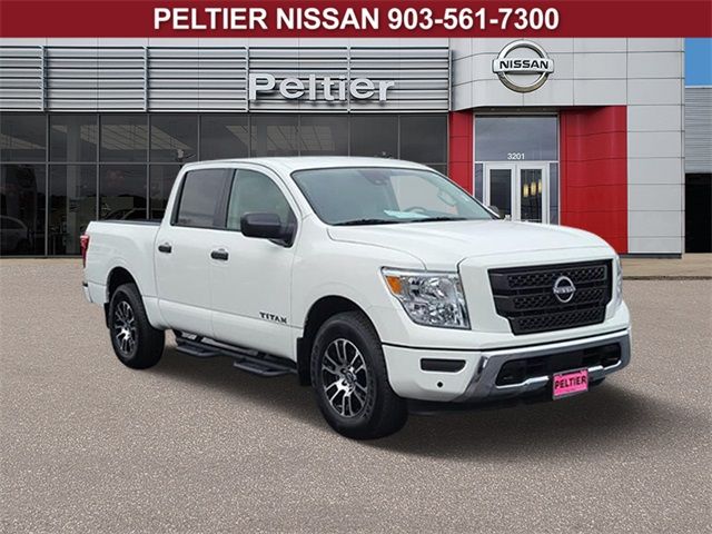 2024 Nissan Titan SV