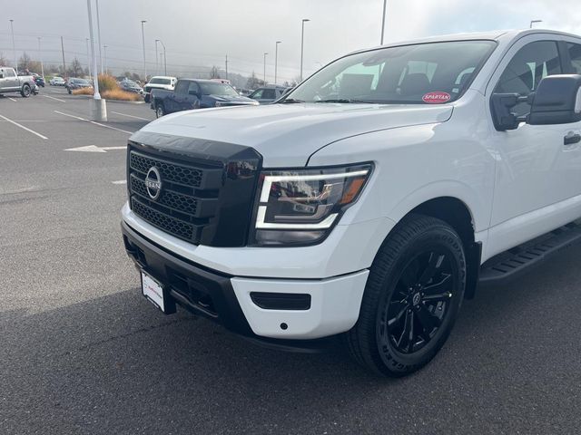 2024 Nissan Titan SV