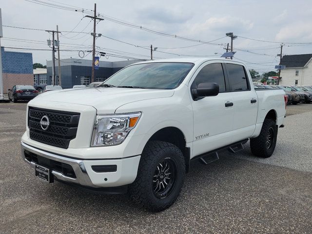 2024 Nissan Titan SV