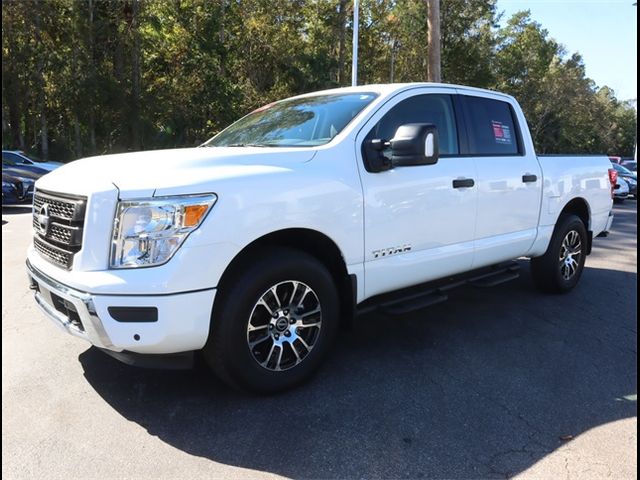 2024 Nissan Titan SV