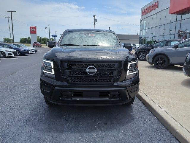 2024 Nissan Titan SV