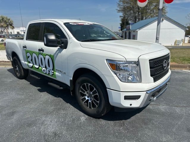 2024 Nissan Titan SV