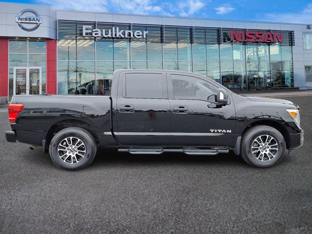 2024 Nissan Titan SV