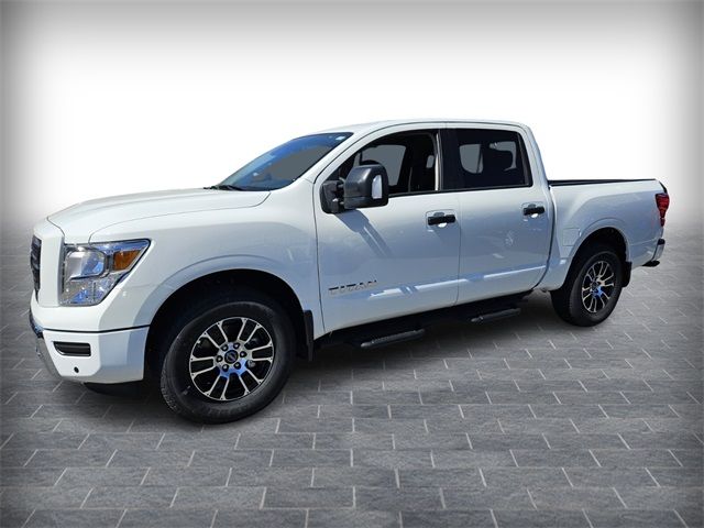 2024 Nissan Titan SV