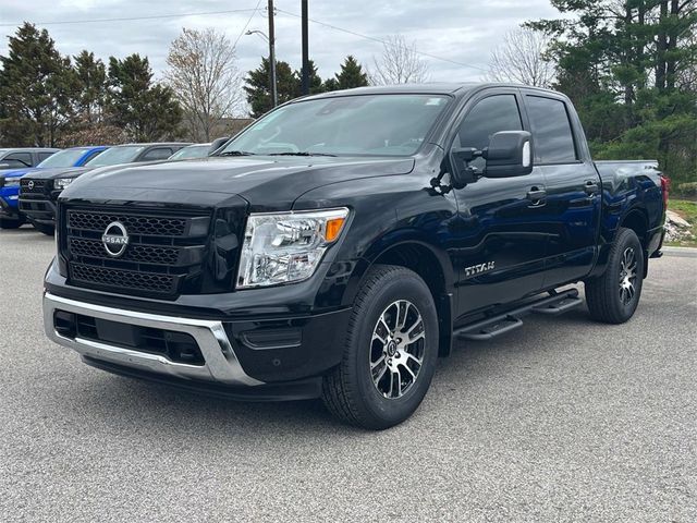 2024 Nissan Titan SV