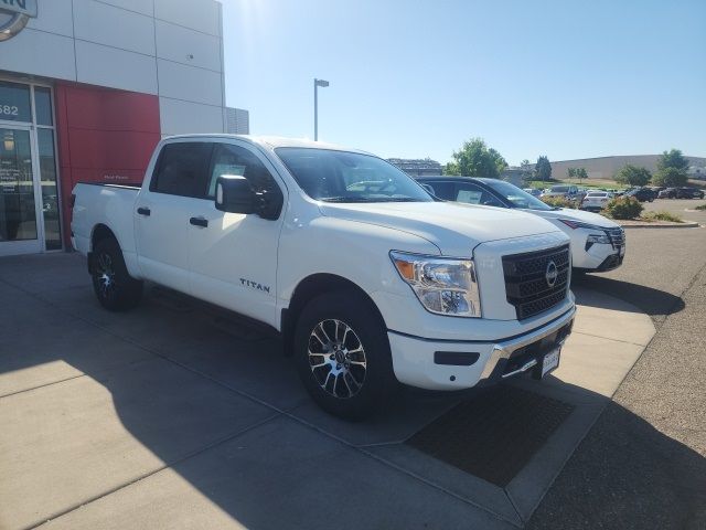 2024 Nissan Titan SV