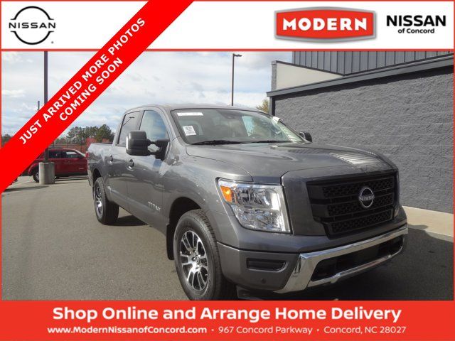 2024 Nissan Titan SV