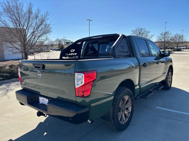 2024 Nissan Titan SV