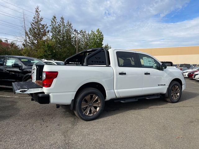 2024 Nissan Titan SV