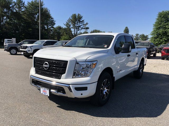 2024 Nissan Titan SV