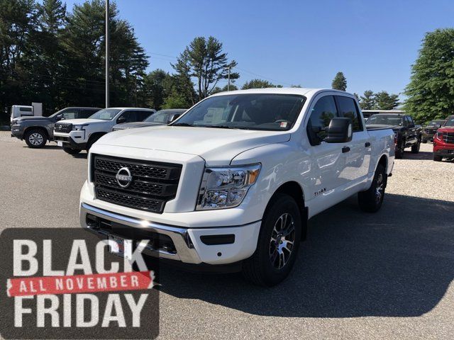 2024 Nissan Titan SV