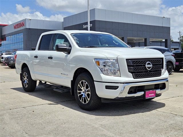 2024 Nissan Titan SV