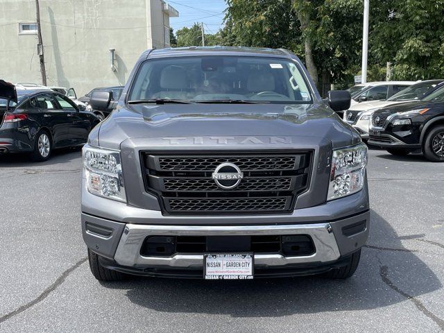 2024 Nissan Titan SV