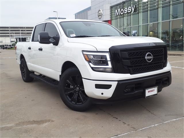 2024 Nissan Titan SV