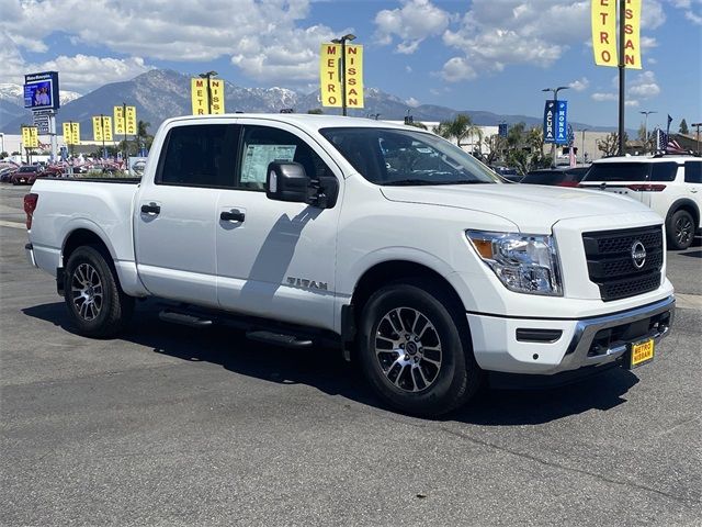 2024 Nissan Titan SV