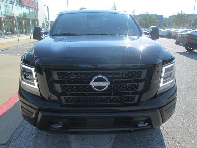 2024 Nissan Titan SV