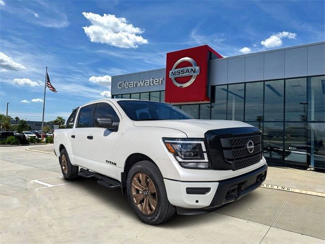 2024 Nissan Titan SV