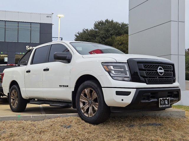 2024 Nissan Titan SV