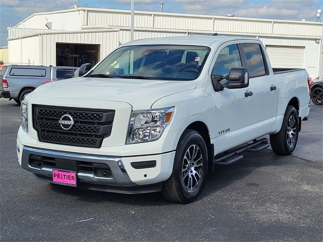 2024 Nissan Titan SV