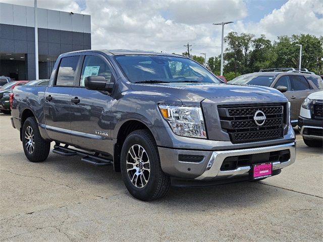 2024 Nissan Titan SV