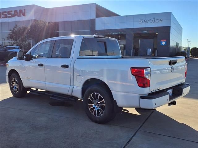 2024 Nissan Titan SV