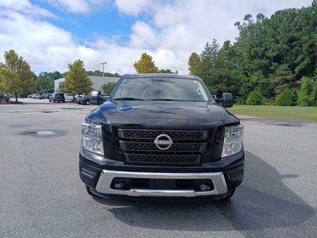 2024 Nissan Titan SV