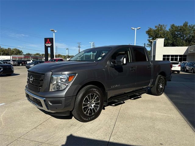 2024 Nissan Titan SV