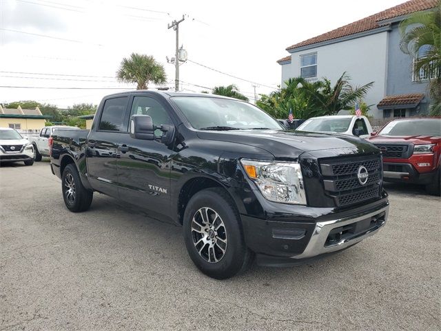 2024 Nissan Titan SV