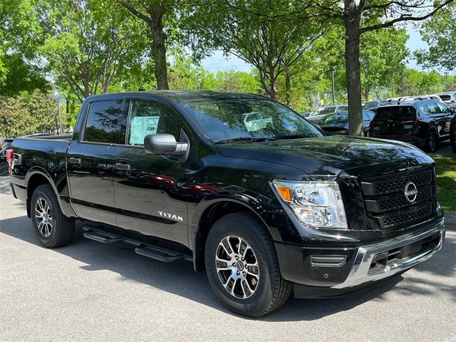 2024 Nissan Titan SV