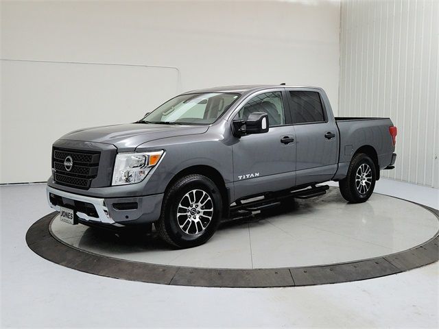 2024 Nissan Titan SV