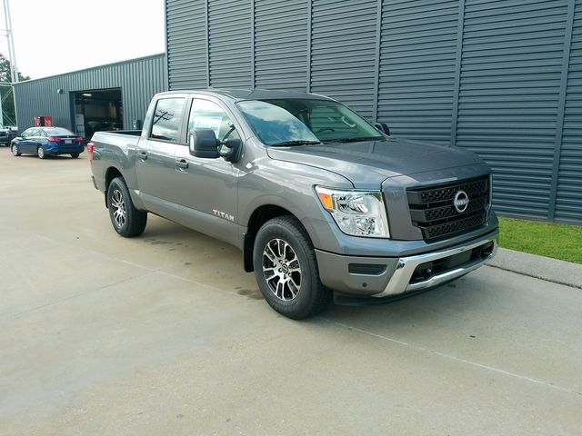 2024 Nissan Titan SV