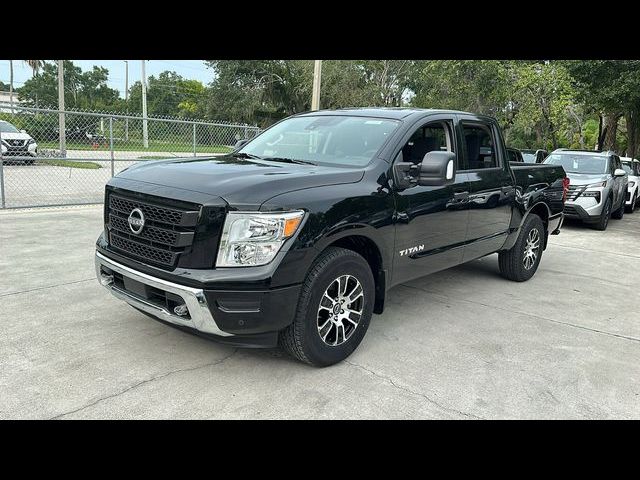 2024 Nissan Titan SV