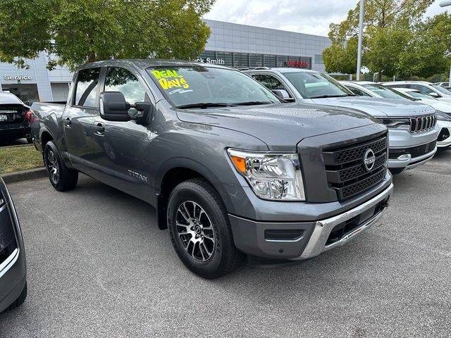 2024 Nissan Titan SV