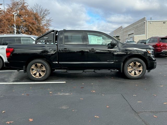 2024 Nissan Titan SV